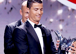 c罗 世界杯 足球 奖杯 颁奖 晚会 开心 Cristiano Ronaldo