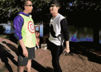 眼镜 河水 凳子 手机