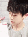易烊千玺 TFBOYS 可爱 微笑 卖萌