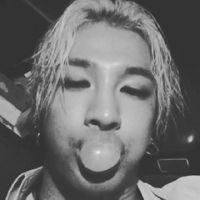 帅哥 吹泡泡 可爱 金发