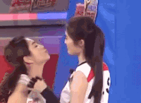 来吧冠军 何穗 ella 亲吻