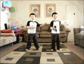 YouTube 双胞胎 婴儿 可爱极了 公司 摇动它 choynina