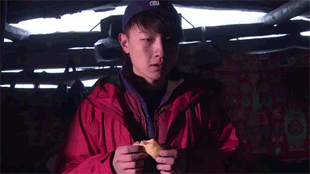 尷尬 難堪 困窘 窘迫