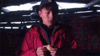 尴尬 难堪 困窘 窘迫