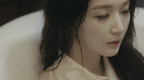 Davichi MV 侧脸 在我身边的是你 抬眼 浴缸 湿身 美女