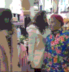 花衣服 亲吻假人 红帽子 搞笑
