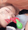 美女 睡觉 恶搞 气球 乌龟