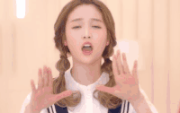 可爱 喊 宇宙少女 摇头