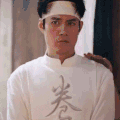 帅哥 回头 眼神 好无奈啊