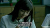 低头看 写字 柜子 办公室
