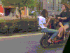 女司机 摩托车 超载 太强悍了