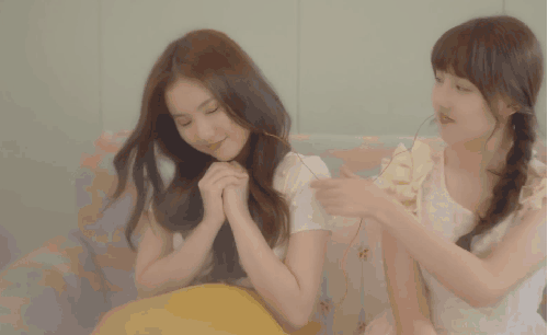 Gfriend MV Sweetie&Pie 可爱 李承焕 玩闹 耳机