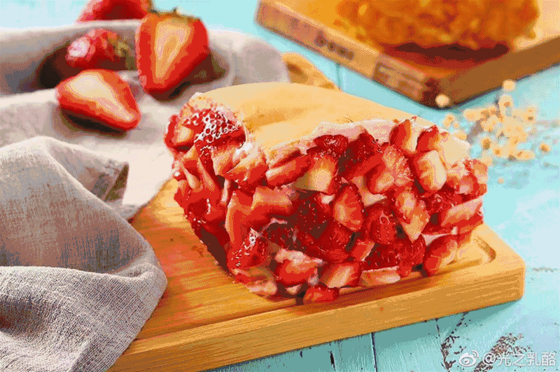 新鲜草莓 草莓面包 芒果面包 美味