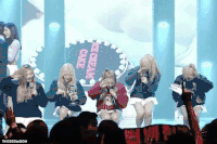 red velvet 行大礼 美少女 感谢 礼貌 舞台