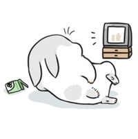 兔子 躺着 看电视 卡通