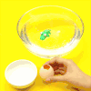 鸡蛋 手 碗 黄色
