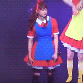 美女 跳舞 滑稽 搞笑