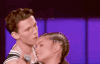 TomHolland 微笑 外国人 对视