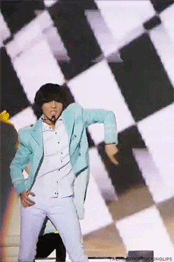 男人 帥氣 表演