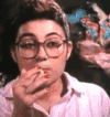 女人 抽烟 电影 闭眼