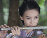 古装 仙剑云之凡 美女 吹笛子