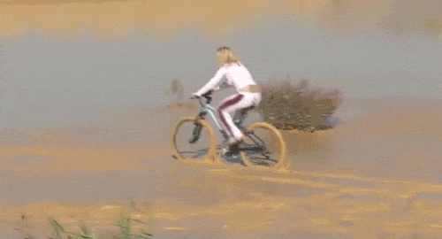自行车 黄泥 河边 摔倒