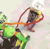 旺仔牛奶 鞋子 地面 小车