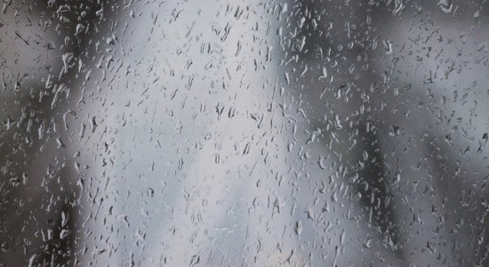 玻璃  下雨  雨滴  布满