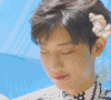 EXO 吴世勋 花朵 微笑