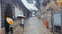 丽江 雨季 石板路