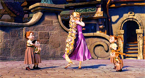 长发公主 转圈 孩子 紫色裙子