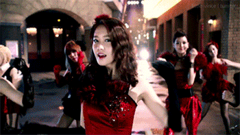 美女   跳舞   红裙子  长头发