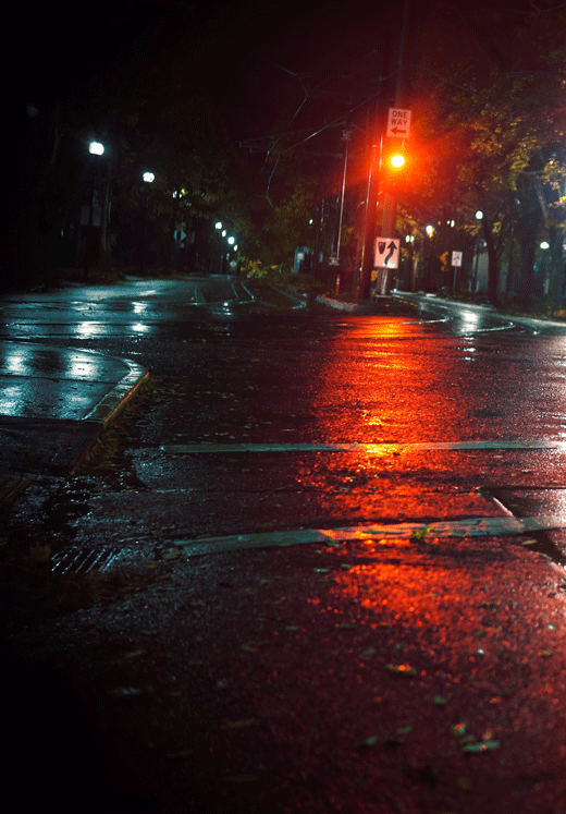 路面 下雨 路灯 雨滴