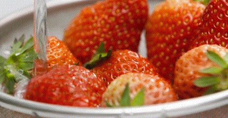 水果 草莓 浇水 有营养