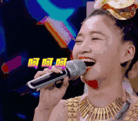 女神  女汉子  唱歌  呵呵呵  可爱