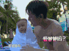 可爱 小孩 短发 看我眼神