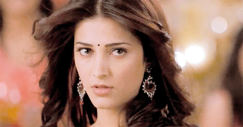 美女 长发 吐舌头 眼神