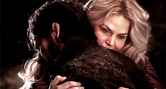 情侣 拥抱 幸福