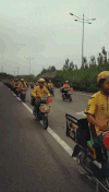 马路 摩托车 美团 路灯