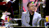 王刚 眼镜 胖乎乎 交谈