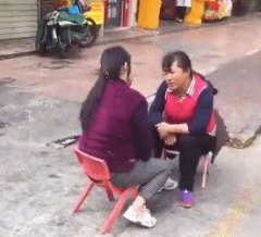 女人 街道 板凳 约架