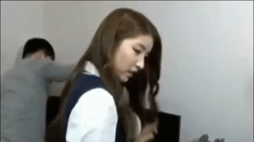女人 长发 转头