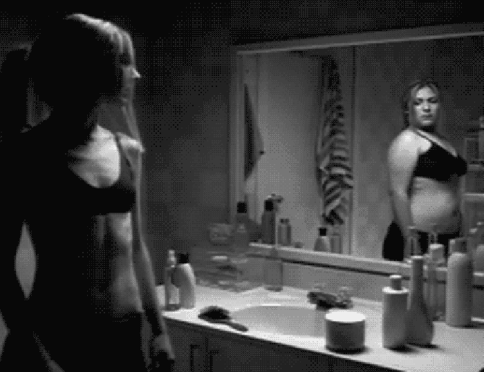 镜中的自己 现实中的自己长胖了 女神