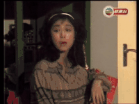 女子 说话 室内 呆呆的
