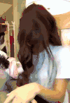 女神 摇头 疯狂 白衣服 红嘴唇
