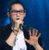 帅哥 唱歌 投入