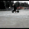 骑车 雪地 转圈 搞笑