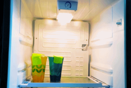 杯子 冰箱 关门 冷藏