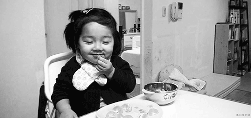 小孩 可爱 吃饭 小碗