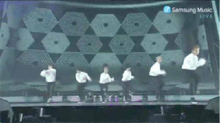 EXO 舞台 跳舞 跳跃